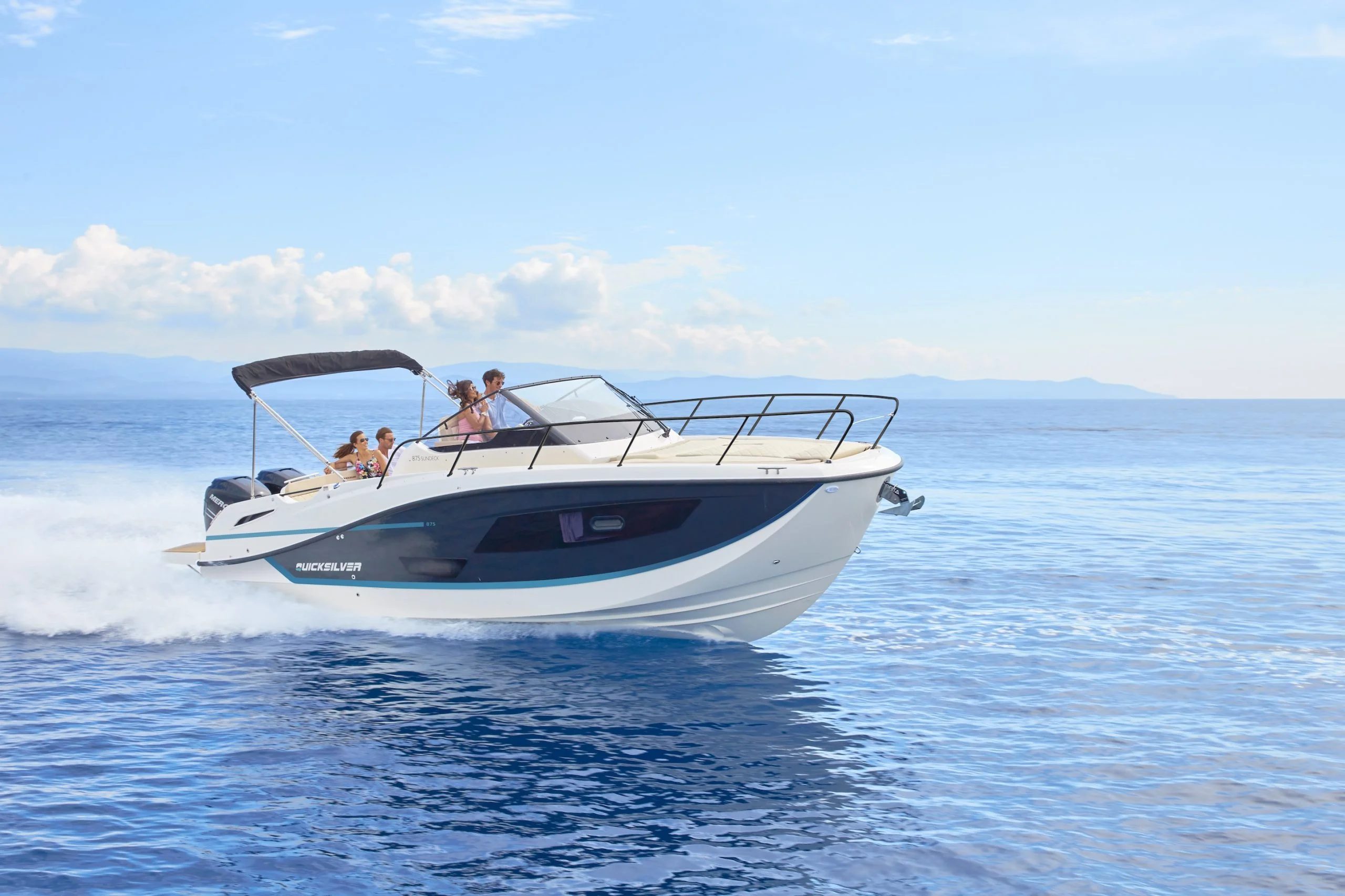 Quicksilver 875 Sundeck
